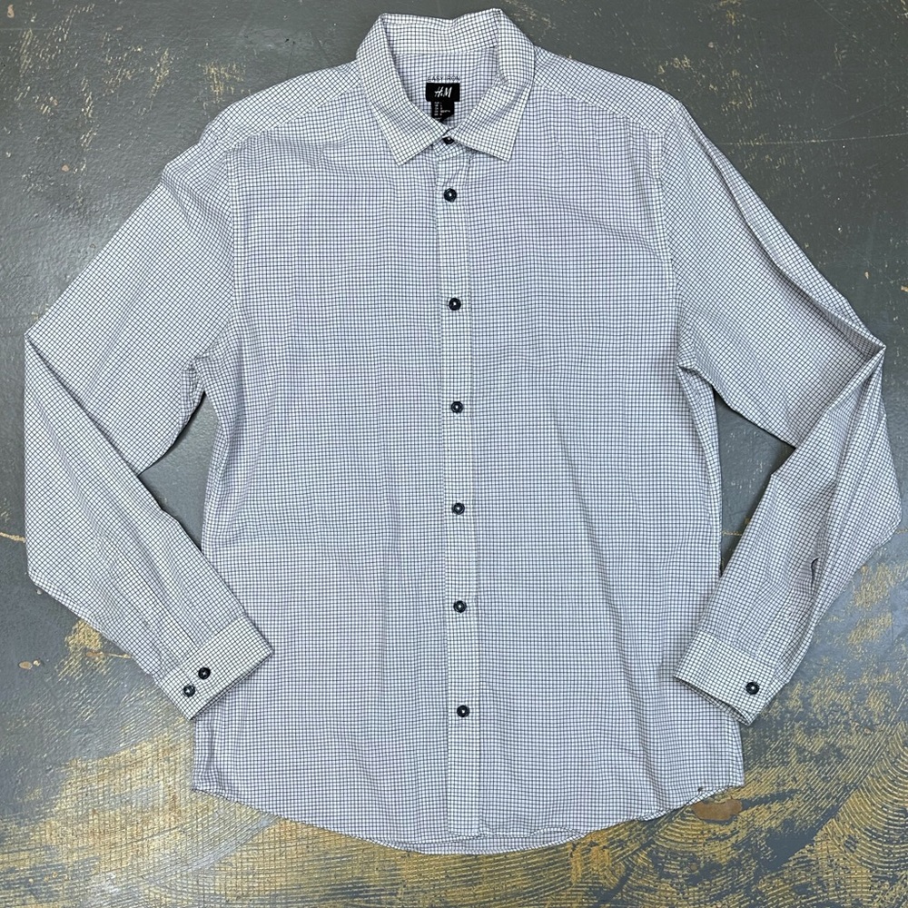 H&M Easy Iron Button Down Shirt Large White Navy Blue Dress Date Night